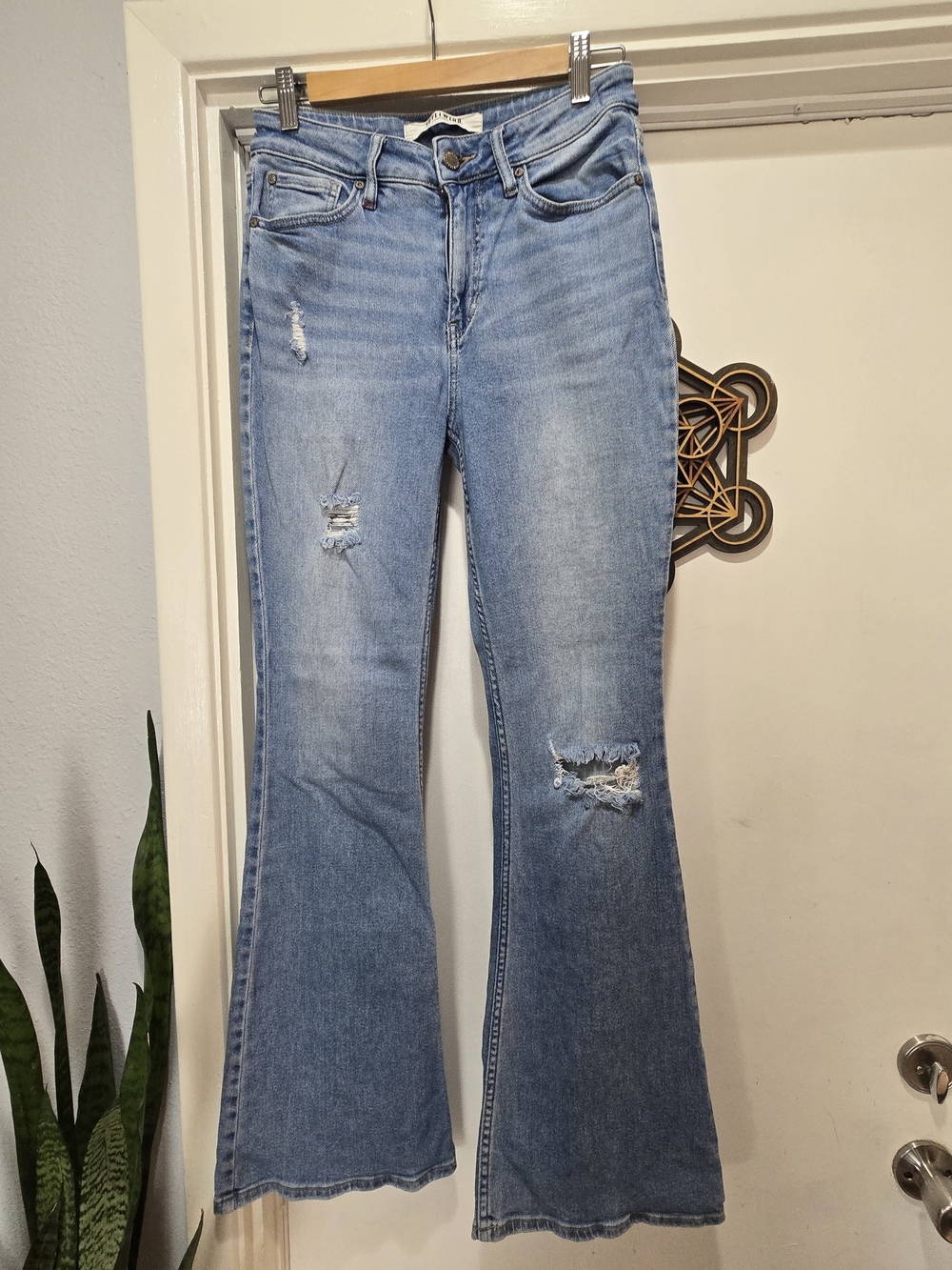 IDYLLWIND - Light Blue Distressed Women's Flare Jeans